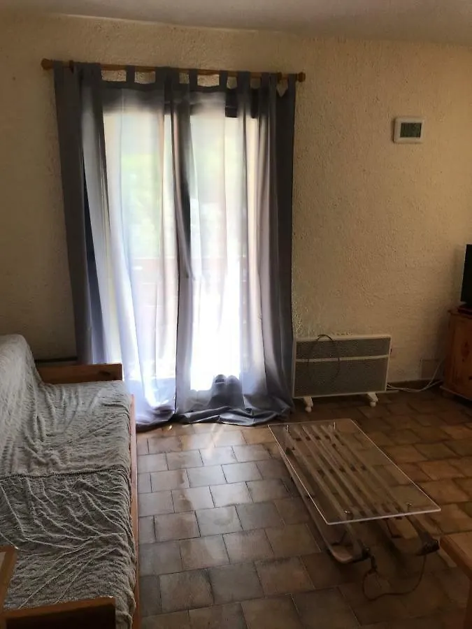 Residence Courbet Meylouga 科特雷